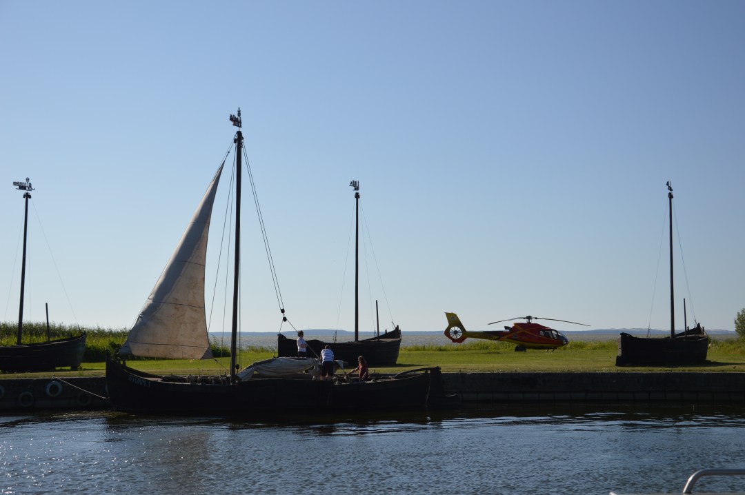 Ne raudonos burės. Gal dabar kapitonai atkrenda malūnsparniais? D. Janavičienės nuotr.